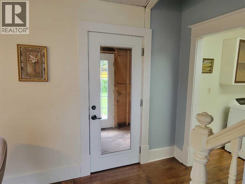 5205 52 Avenue - 17