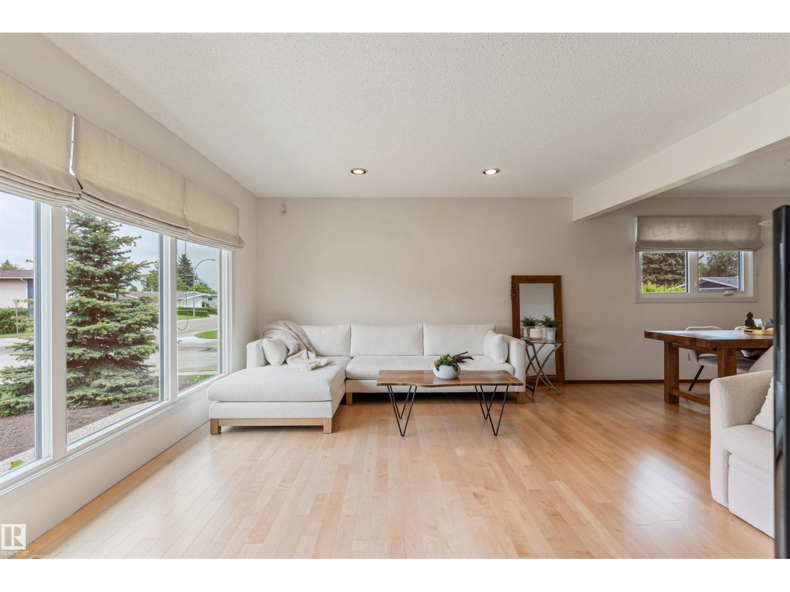 6203 87 AV NW — photo 15