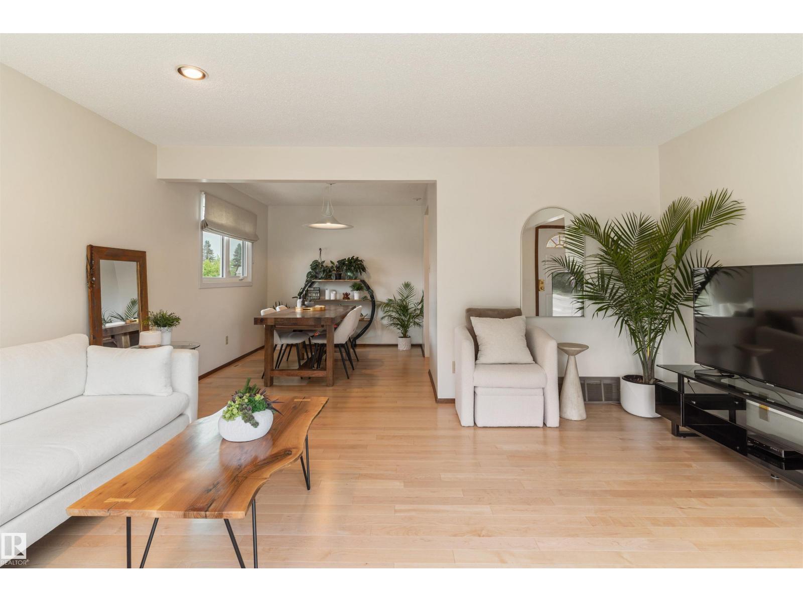 6203 87 AV NW — photo 18