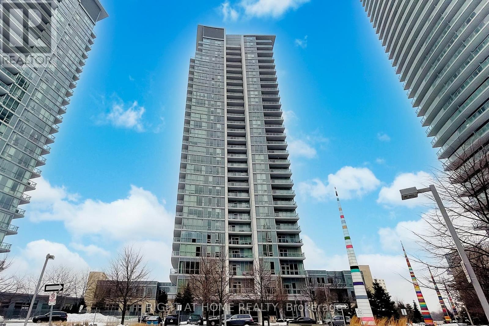 Listing photo of 1402 - 66 FOREST MANOR ROAD