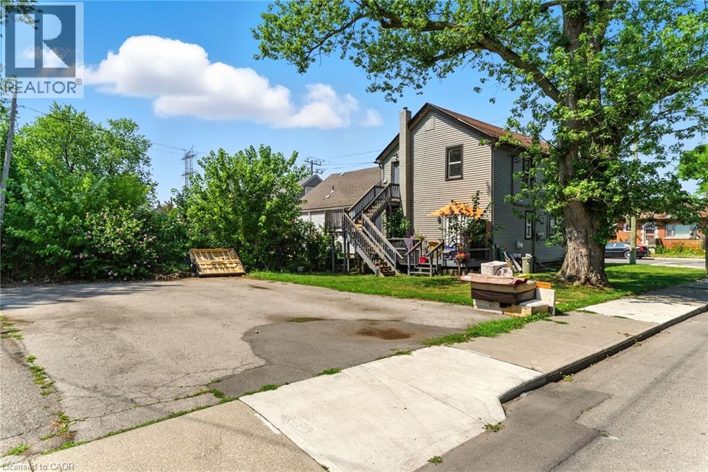 510 BRITANNIA Avenue - 38