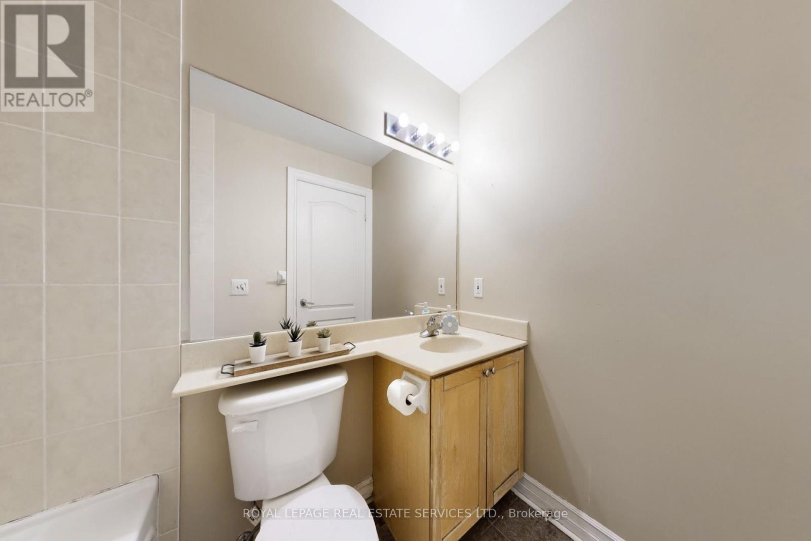 #2505 1 ELM DRIVE W - 28