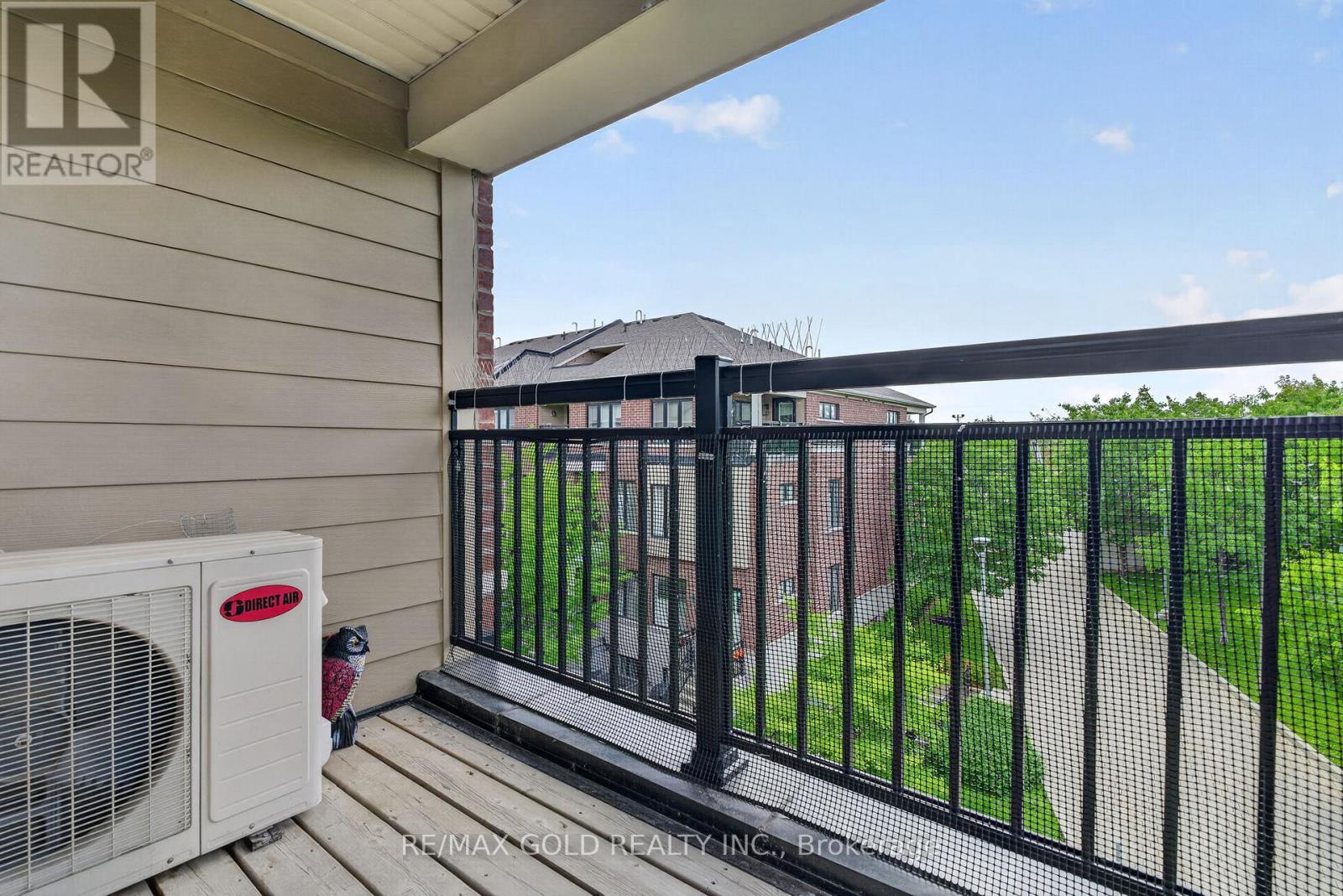 #92 30 CARNATION AVENUE - 32