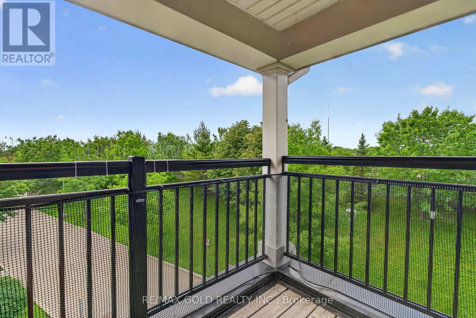 #92 30 CARNATION AVENUE - 33