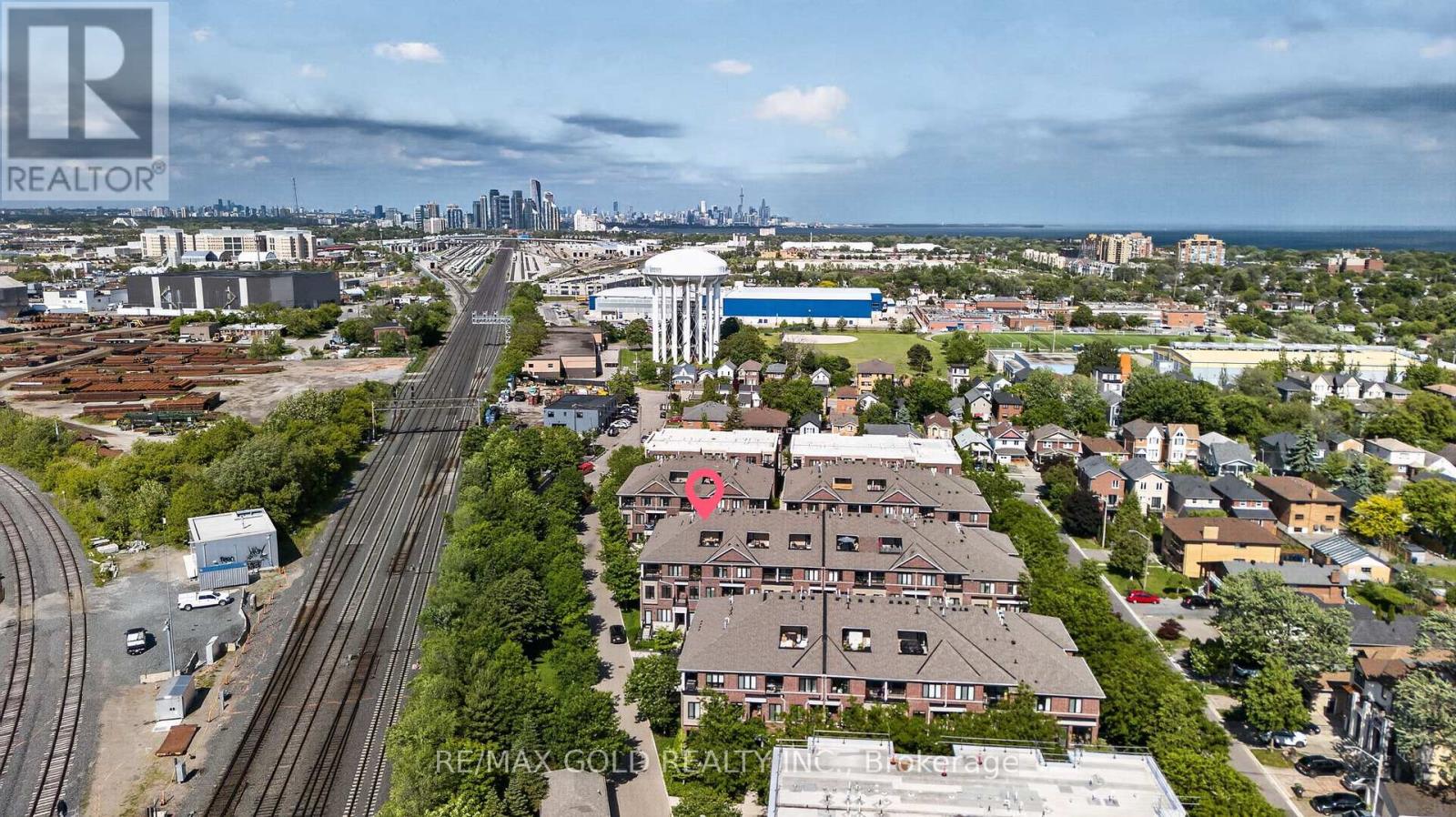 #92 30 CARNATION AVENUE - 38