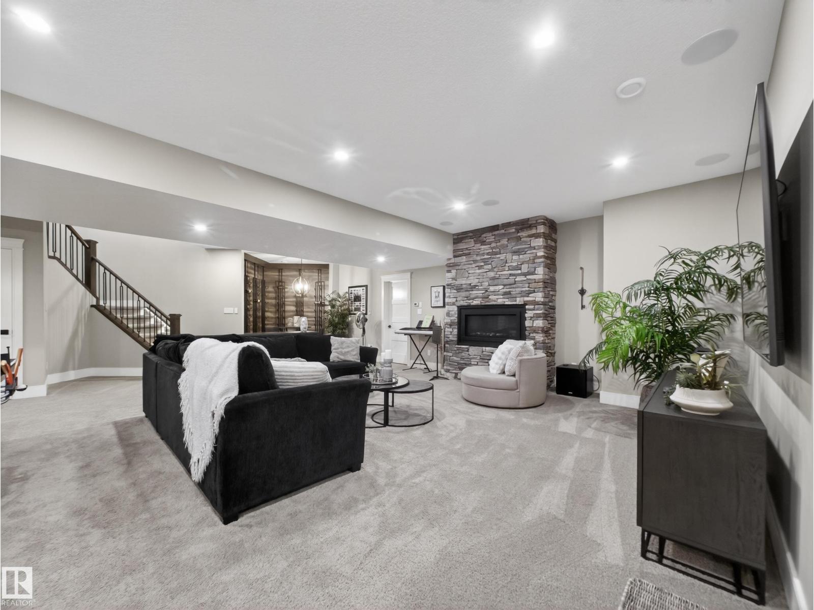 #87 52367 RGE ROAD 223 - 35