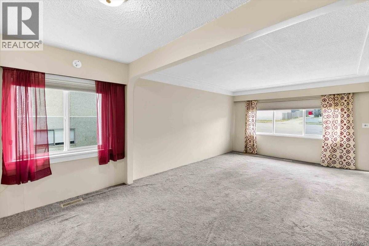3582 11th Ave - 4