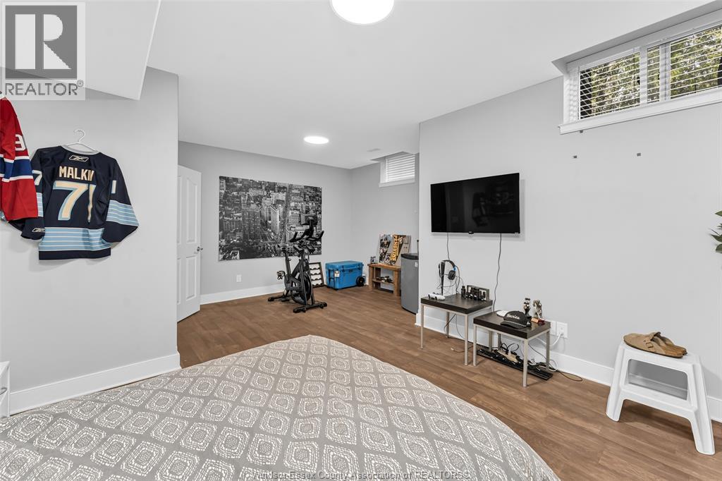 658 Talbot STREET East - 34