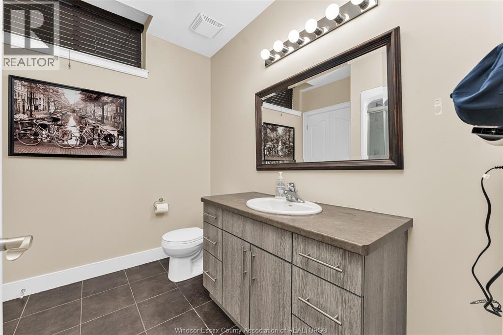 658 Talbot STREET East - 35