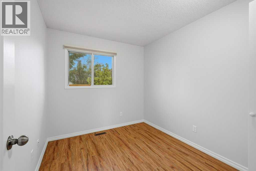 102 Denovan Crescent — photo 13