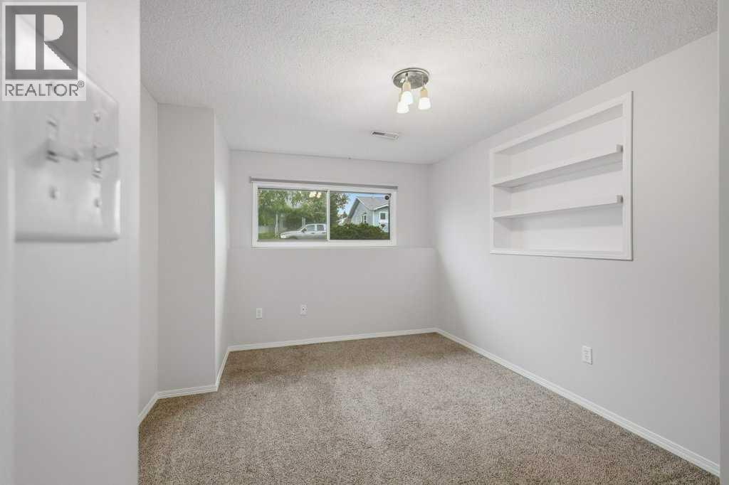 102 Denovan Crescent — photo 18