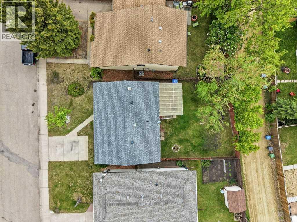 102 Denovan Crescent — photo 27