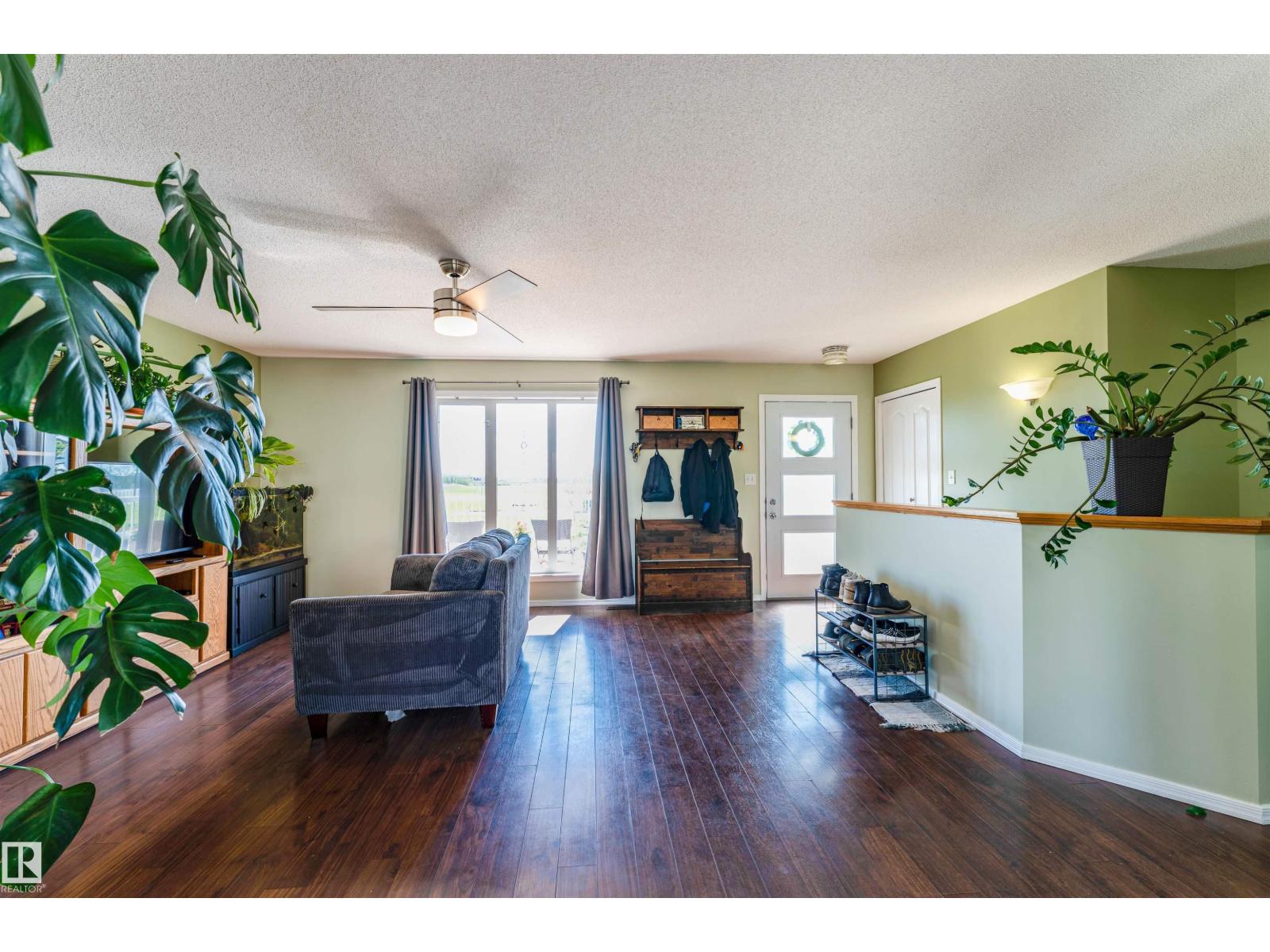 5309 46 ST — photo 13