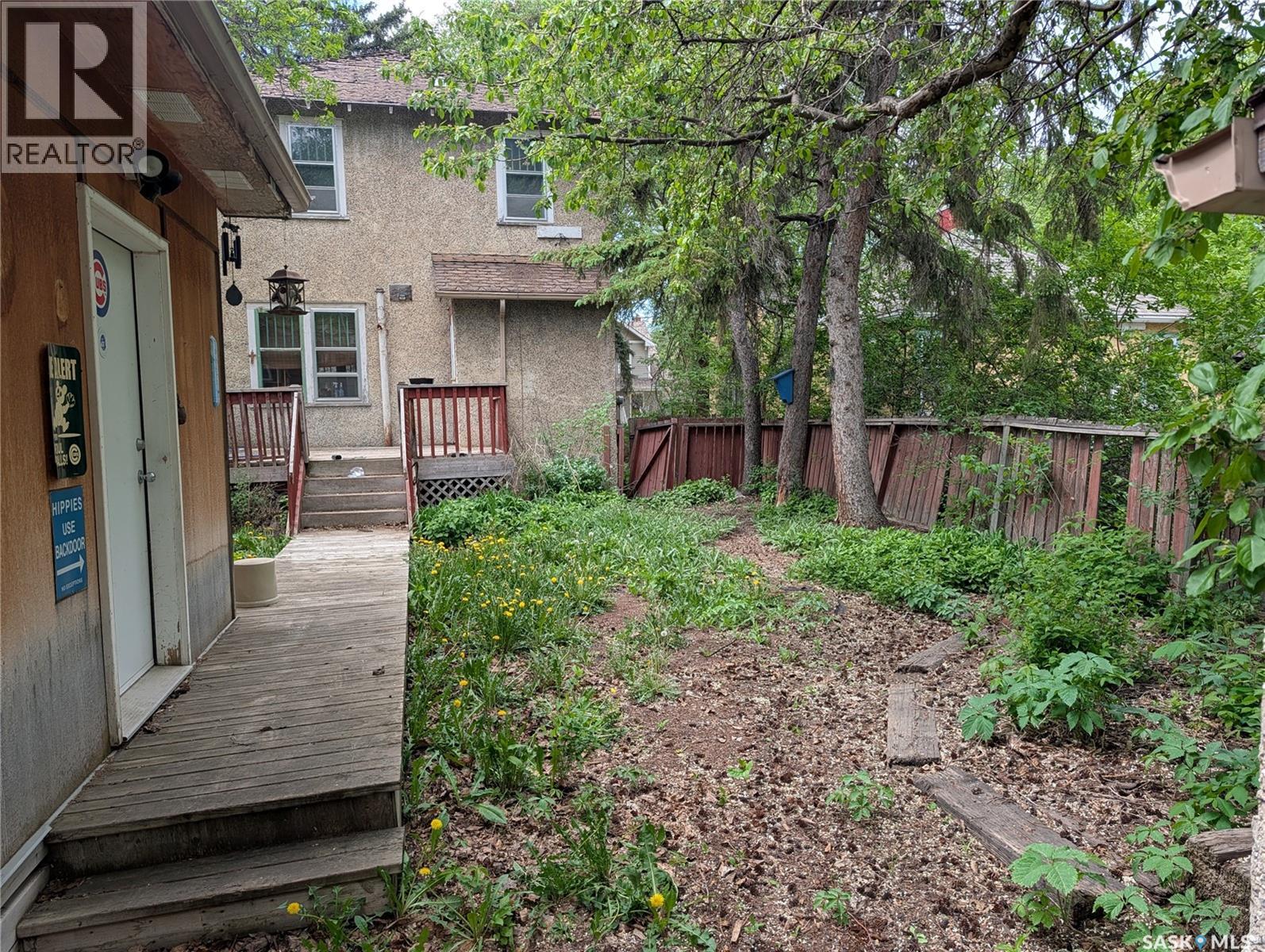 2029 Elphinstone STREET — photo 7