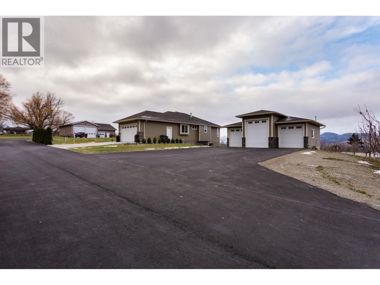 833 McCurdy Road E - 1