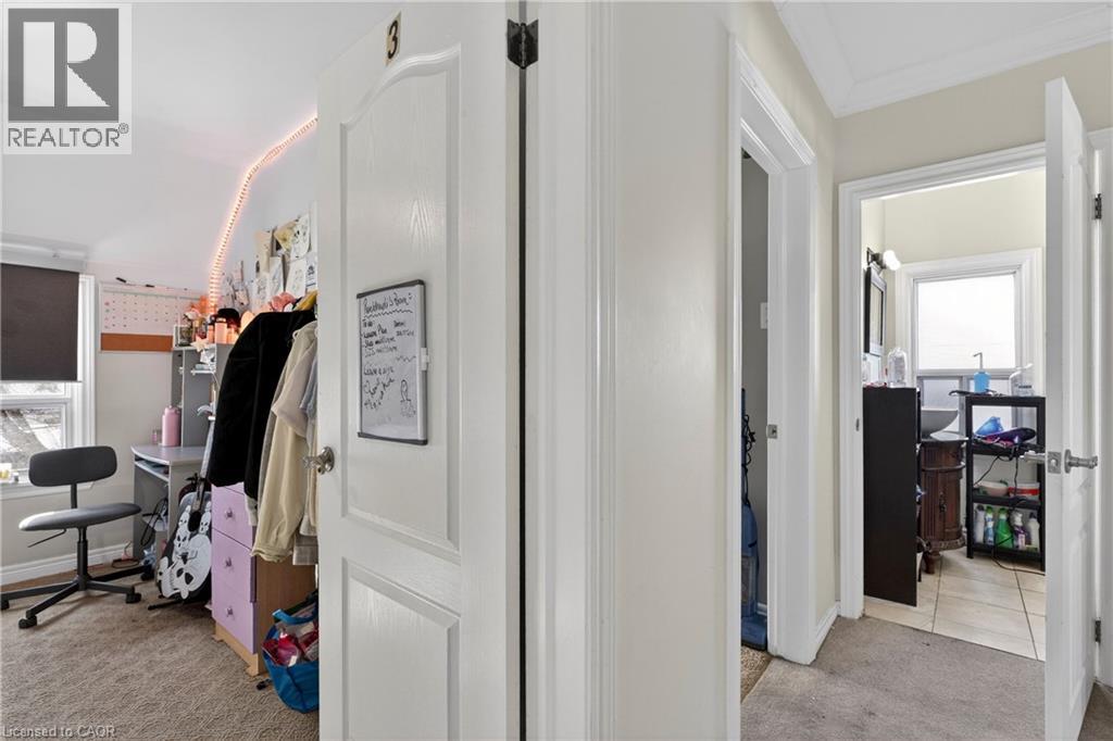 91 ROYAL Avenue - 18