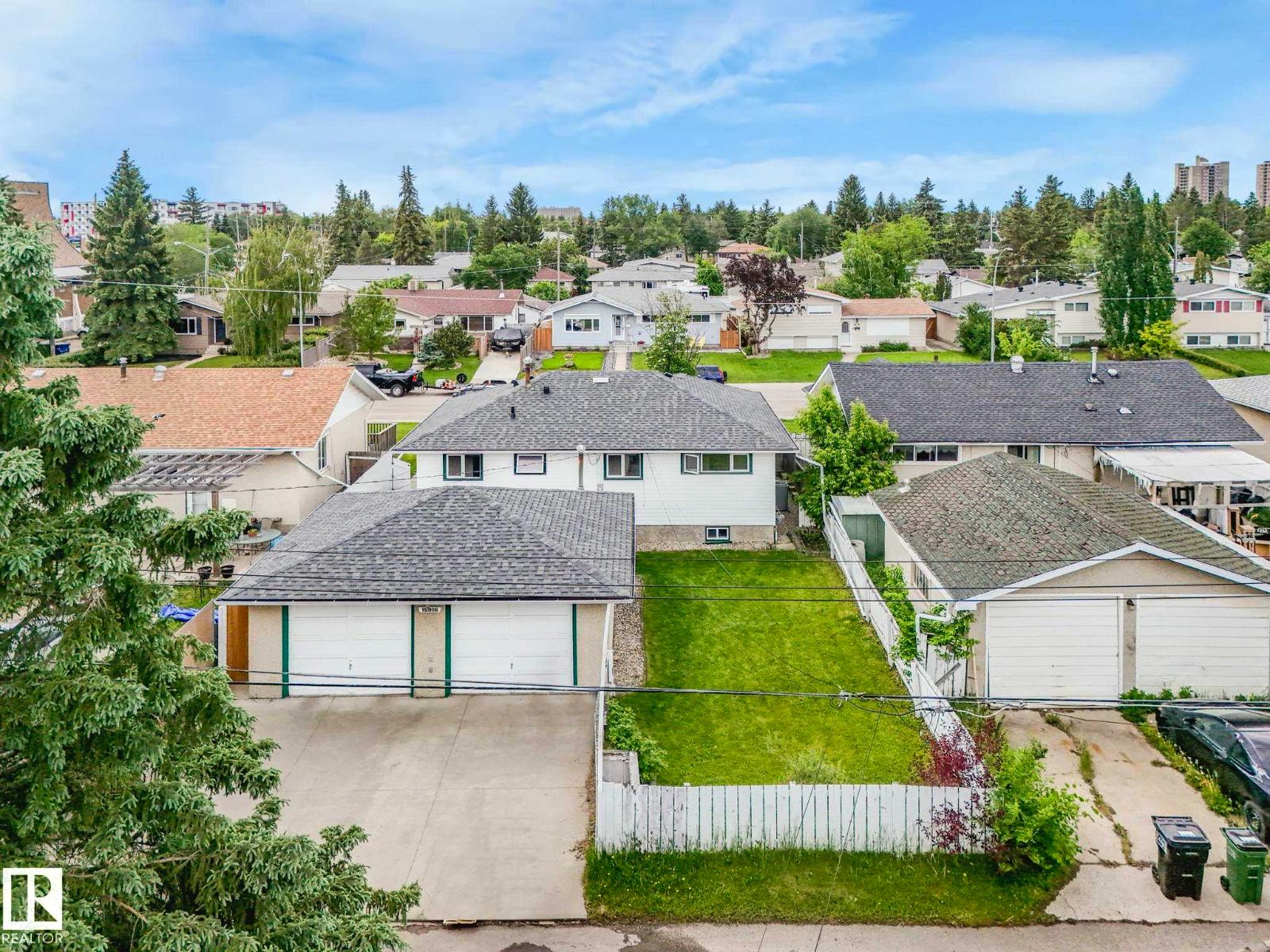 15916 88B AV NW - 5