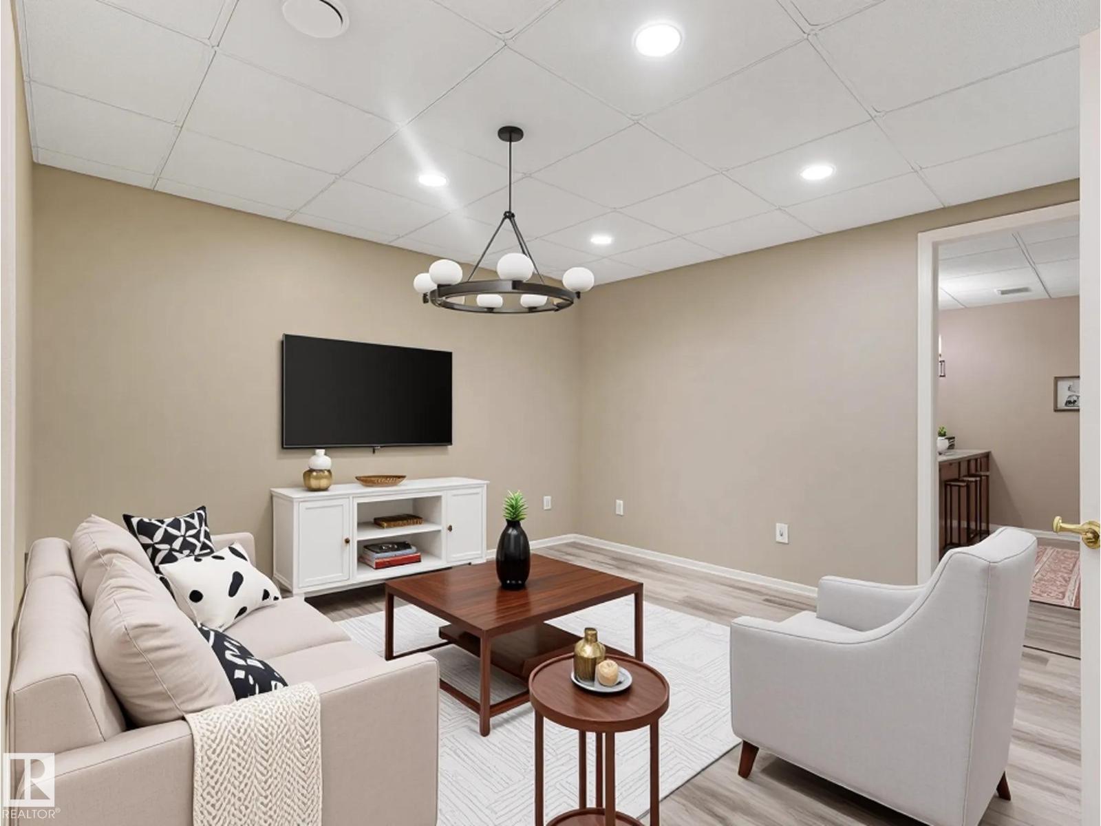 15916 88B AV NW - 34