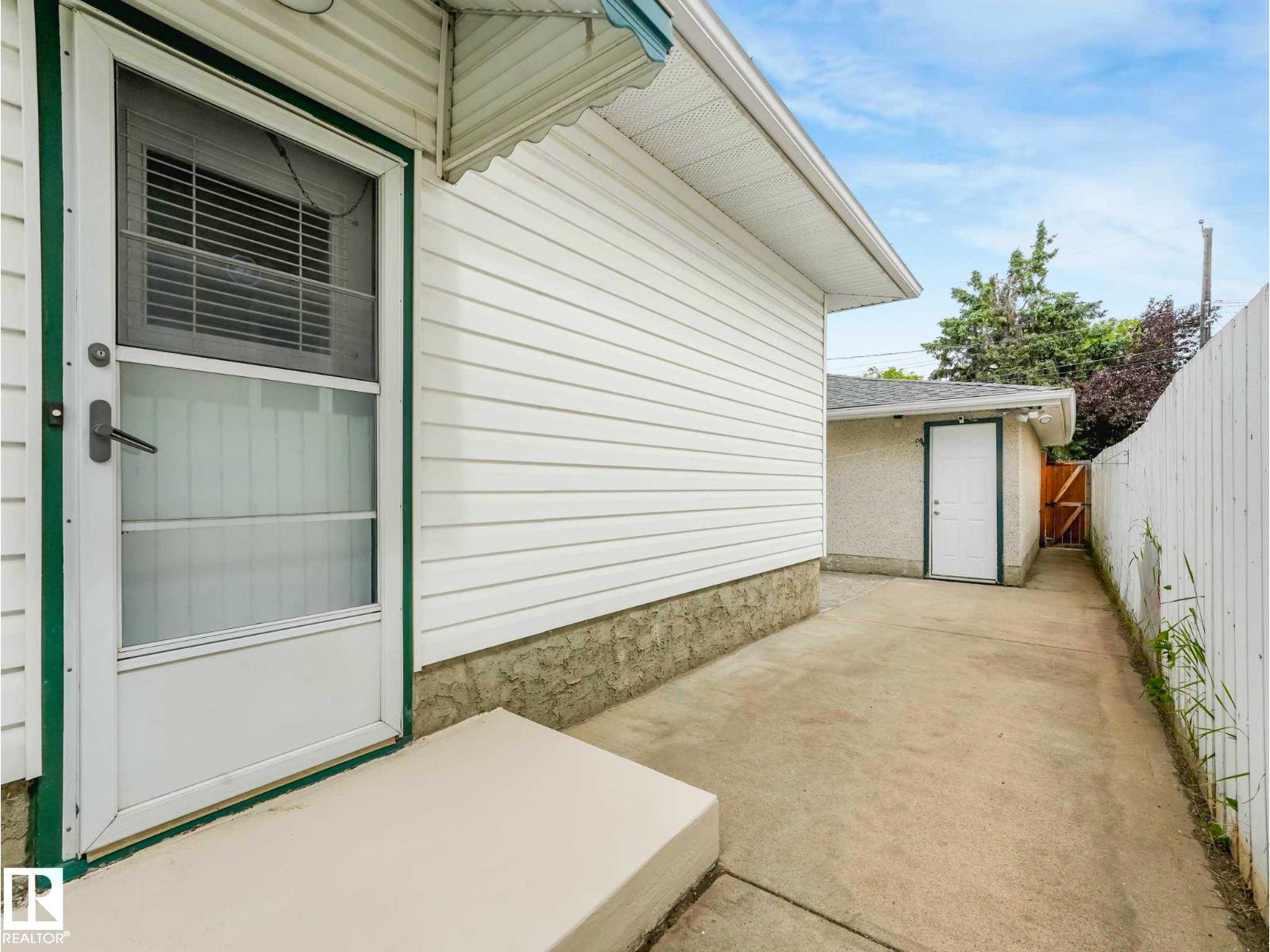 15916 88B AV NW - 10
