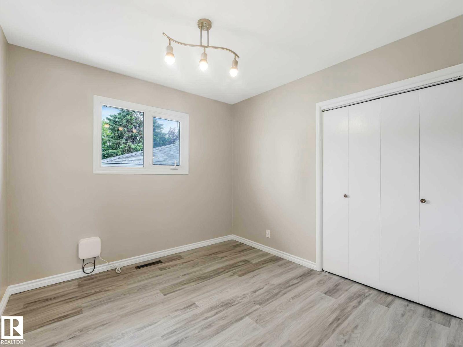 15916 88B AV NW - 27
