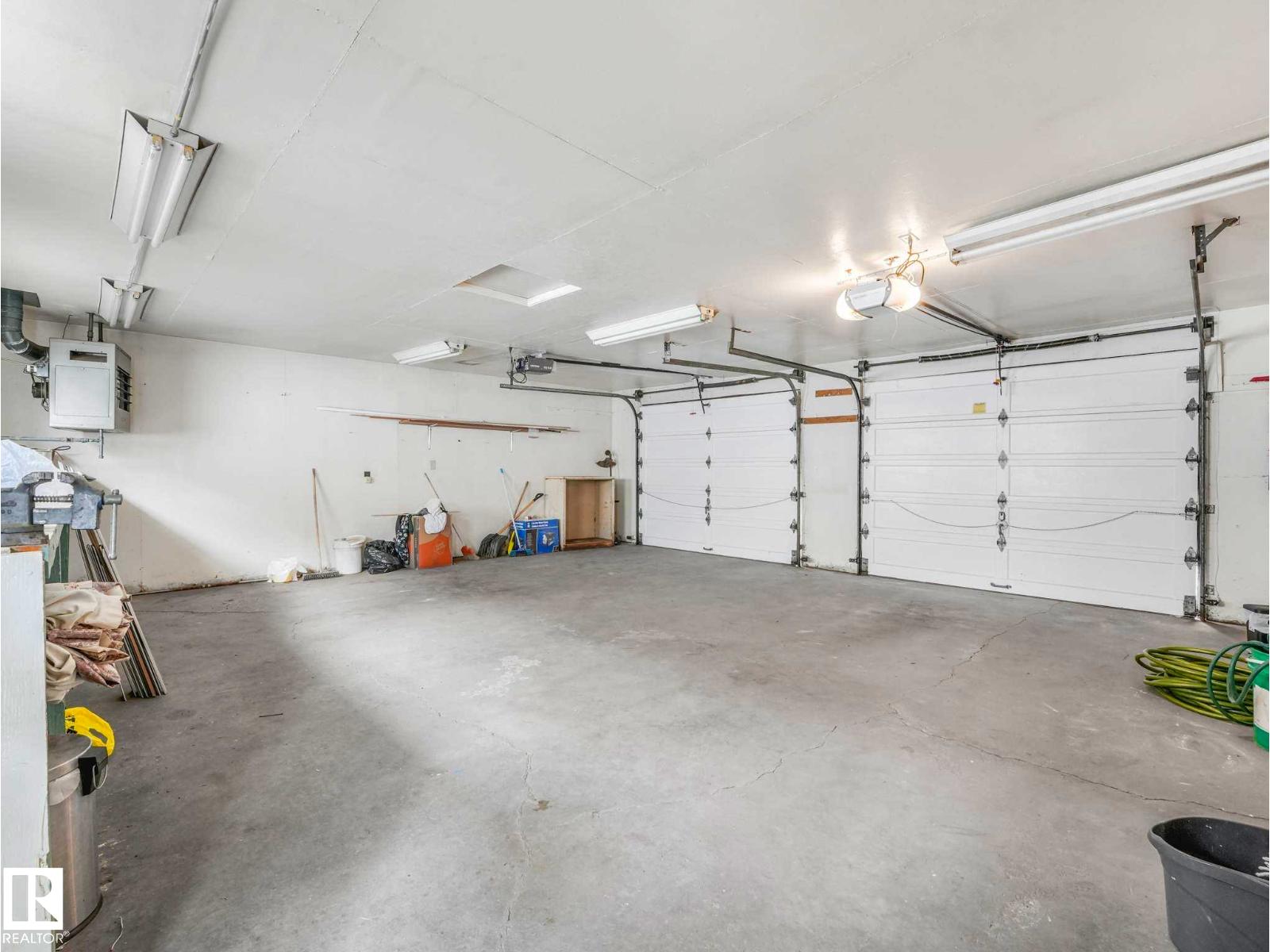 15916 88B AV NW - 43