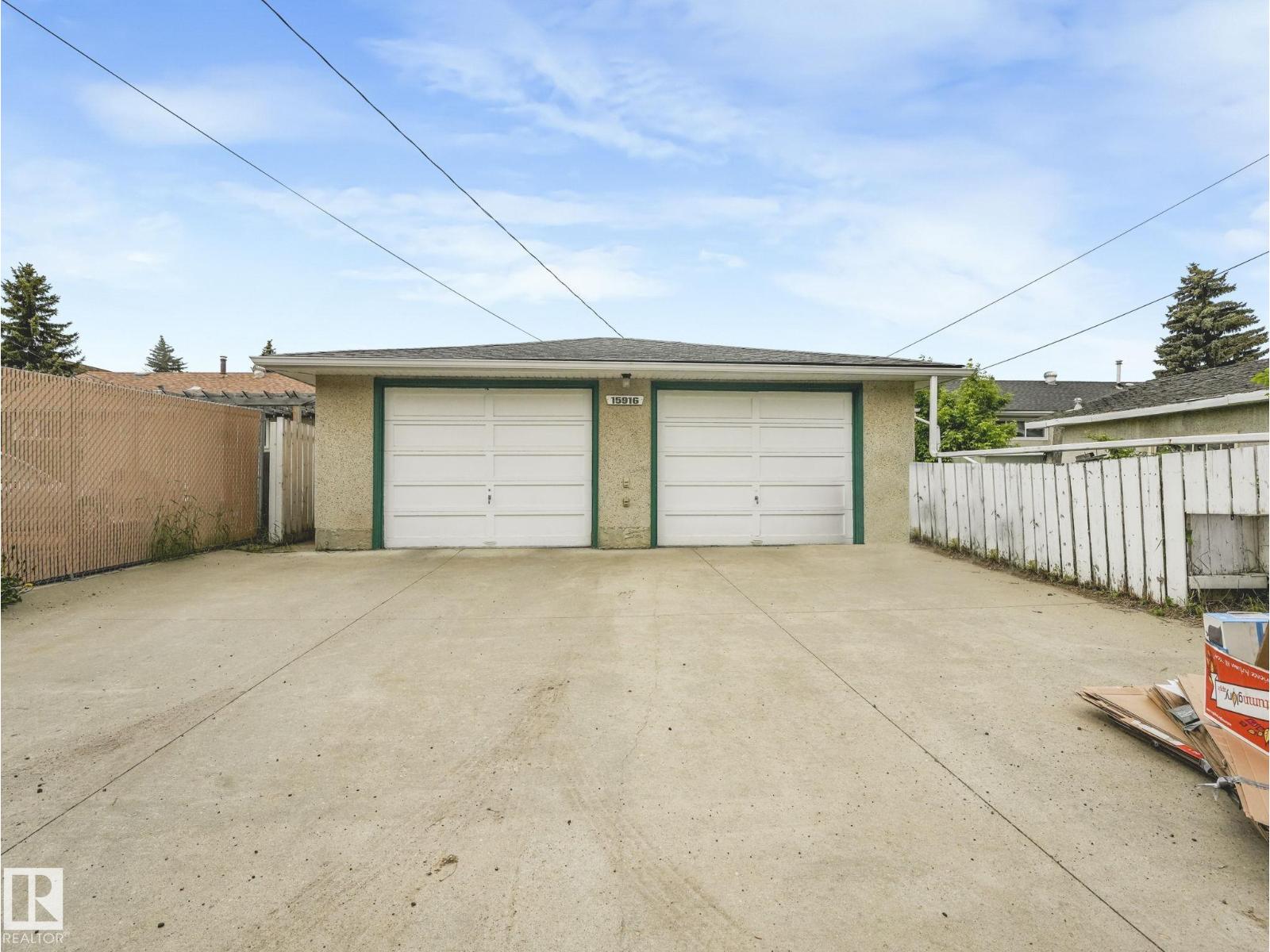 15916 88B AV NW - 45
