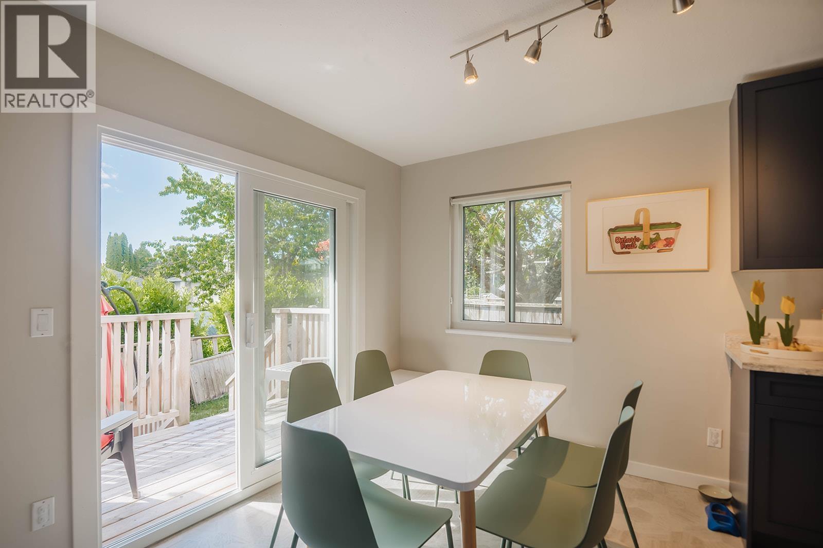 4 765 SCHOOL ROAD, Gibsons
