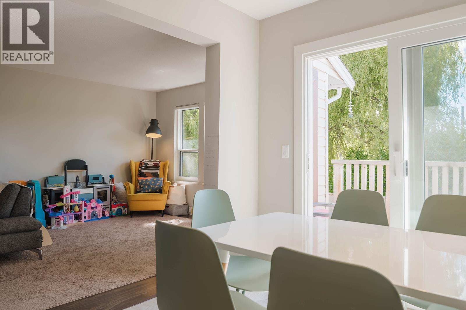 4 765 SCHOOL ROAD, Gibsons