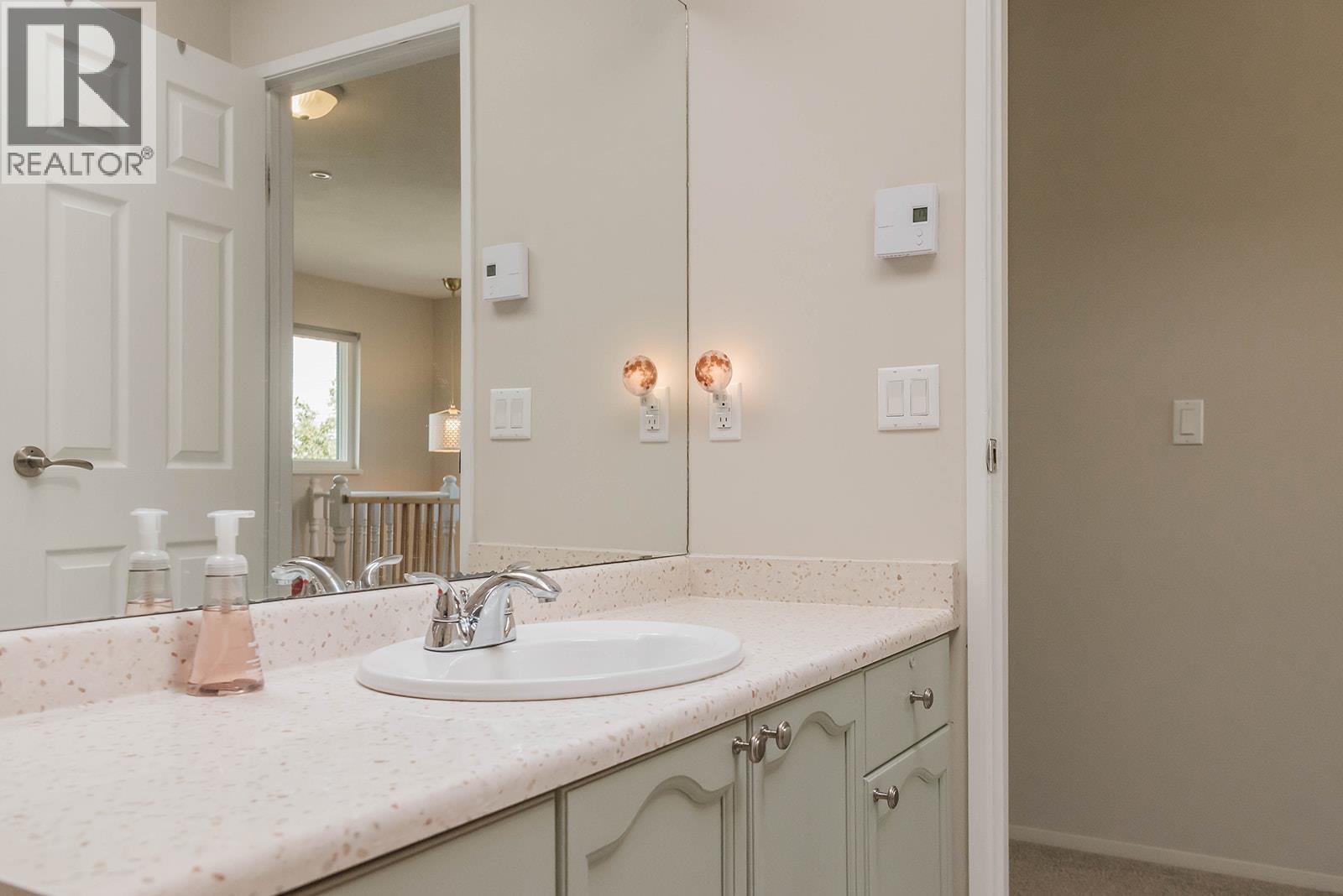 4 765 SCHOOL ROAD, Gibsons