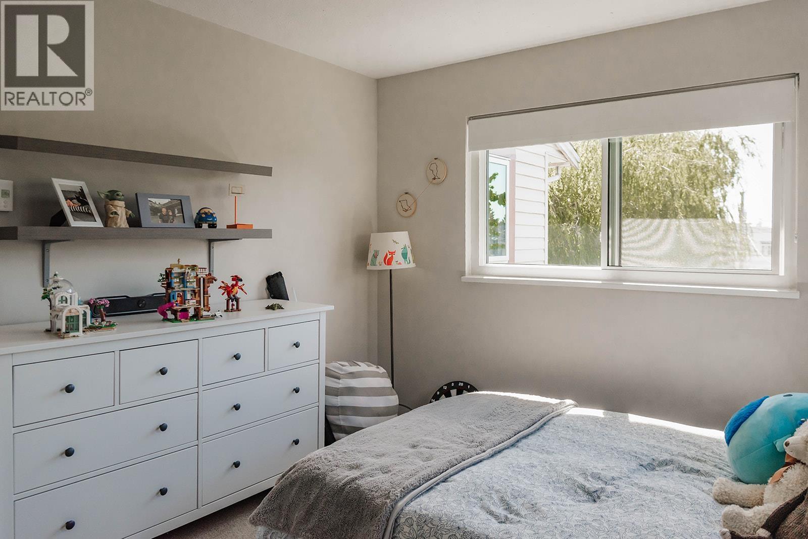 4 765 SCHOOL ROAD, Gibsons