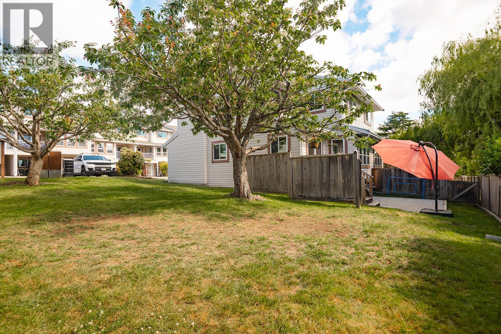 4 765 SCHOOL ROAD, Gibsons