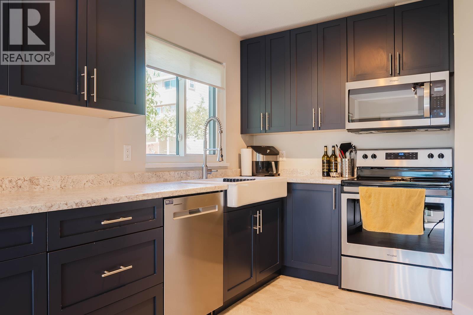 4 765 SCHOOL ROAD, Gibsons
