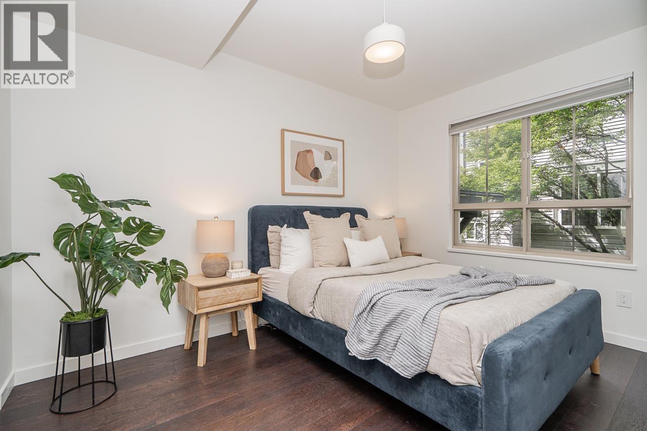 26 2375 W BROADWAY, Vancouver