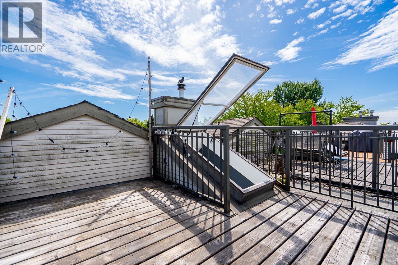 26 2375 W BROADWAY, Vancouver
