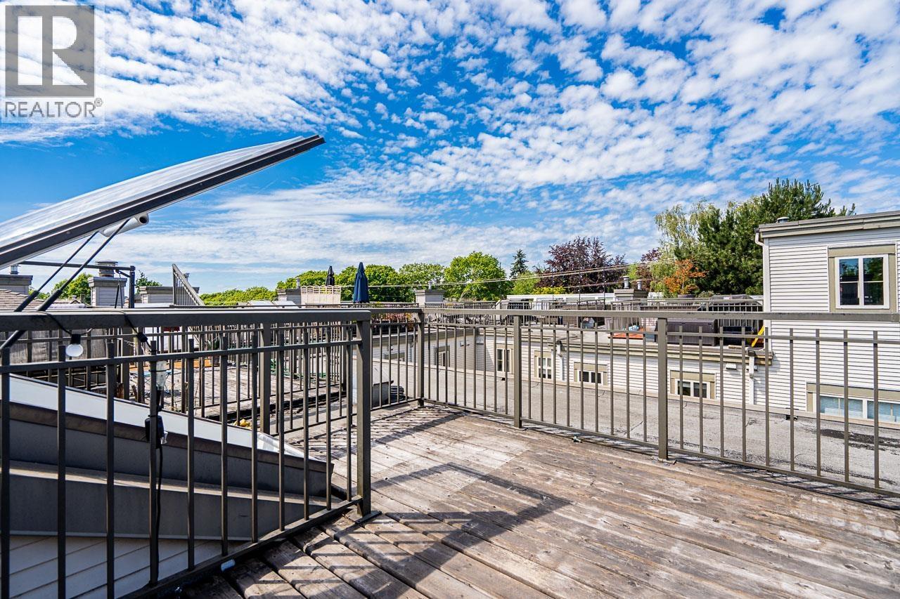 26 2375 W BROADWAY, Vancouver