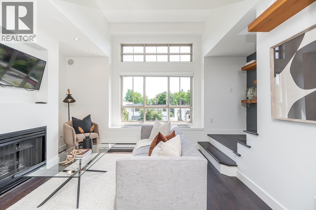 26 2375 W BROADWAY, Vancouver