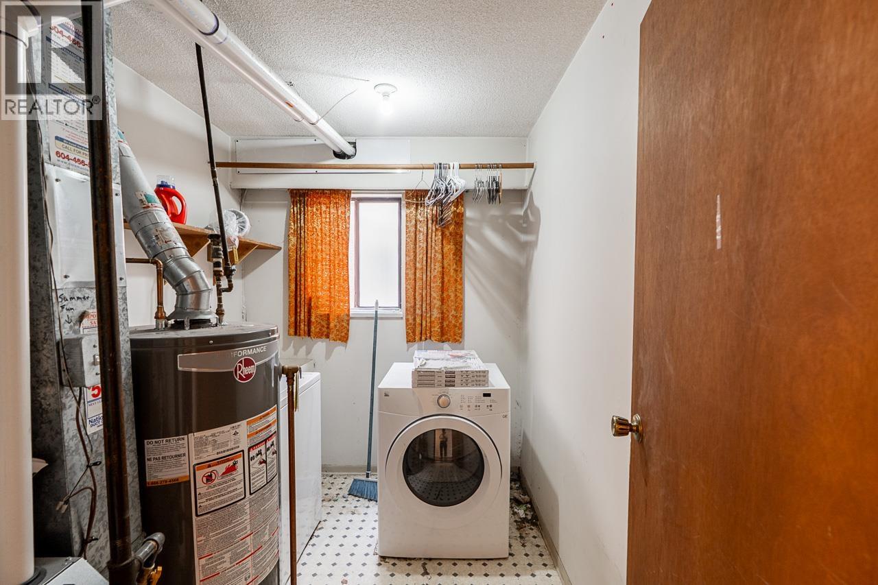 3226 W 5TH AVENUE, Vancouver