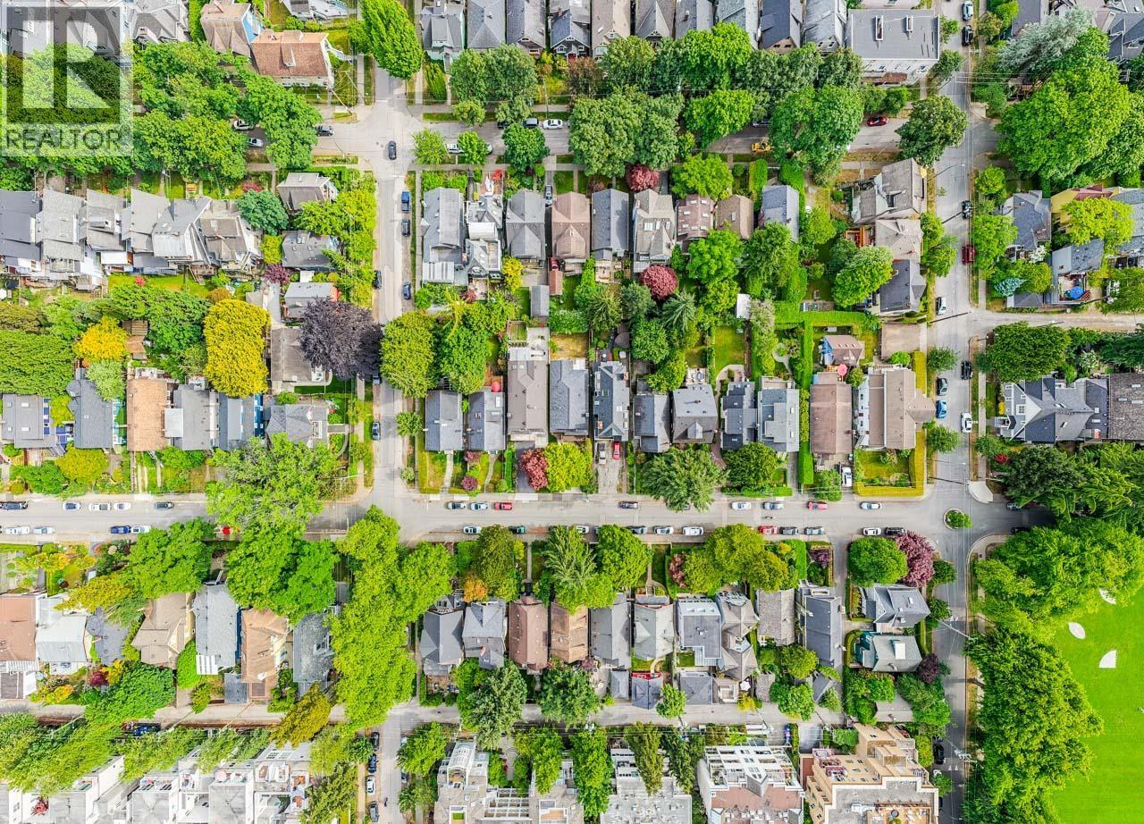 3226 W 5TH AVENUE, Vancouver