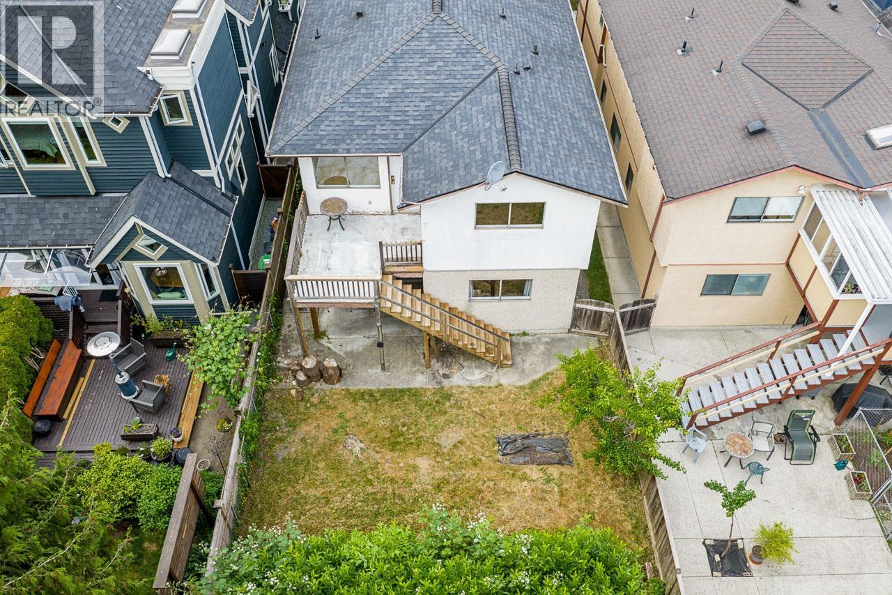 3226 W 5TH AVENUE, Vancouver