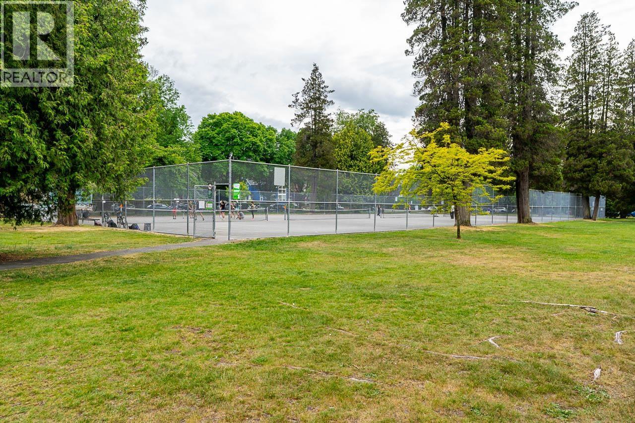 3226 W 5TH AVENUE, Vancouver