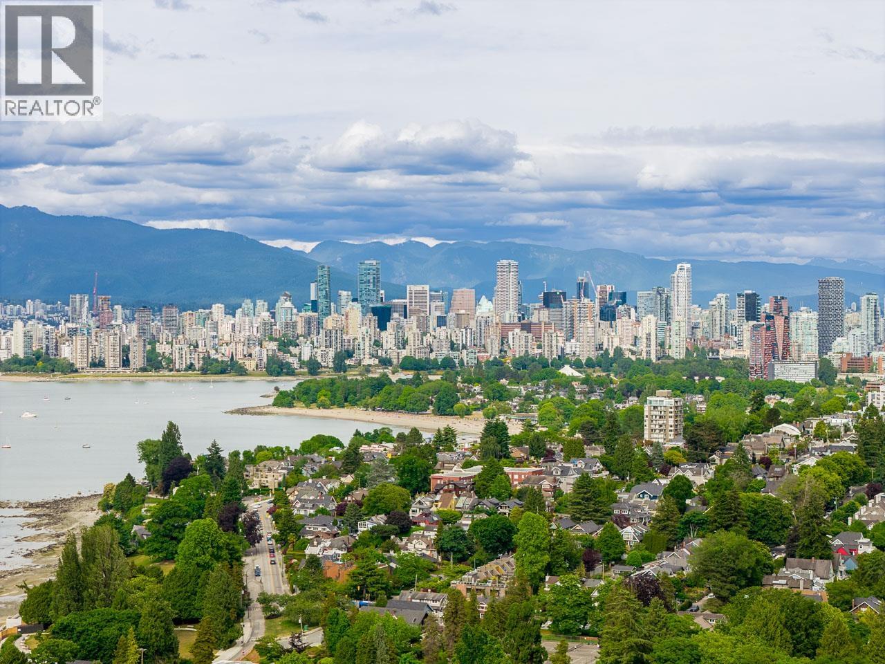 3226 W 5TH AVENUE, Vancouver