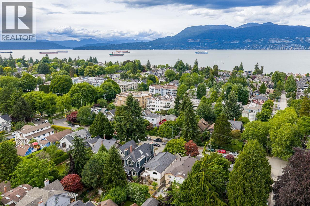 3226 W 5TH AVENUE, Vancouver