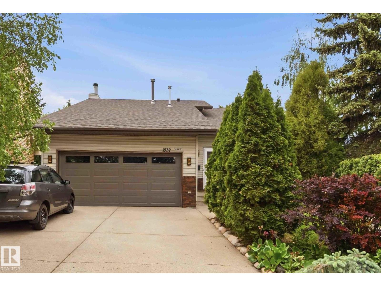 1832 104A ST NW - 1