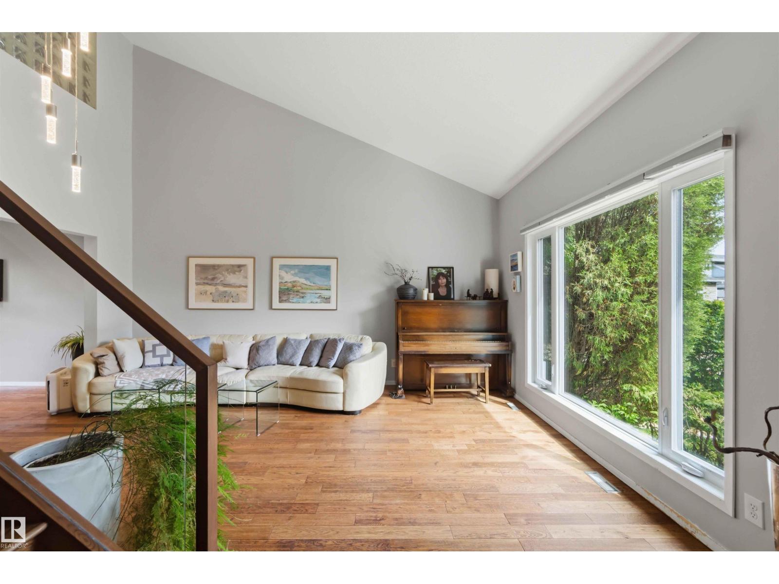 1832 104A ST NW - 11