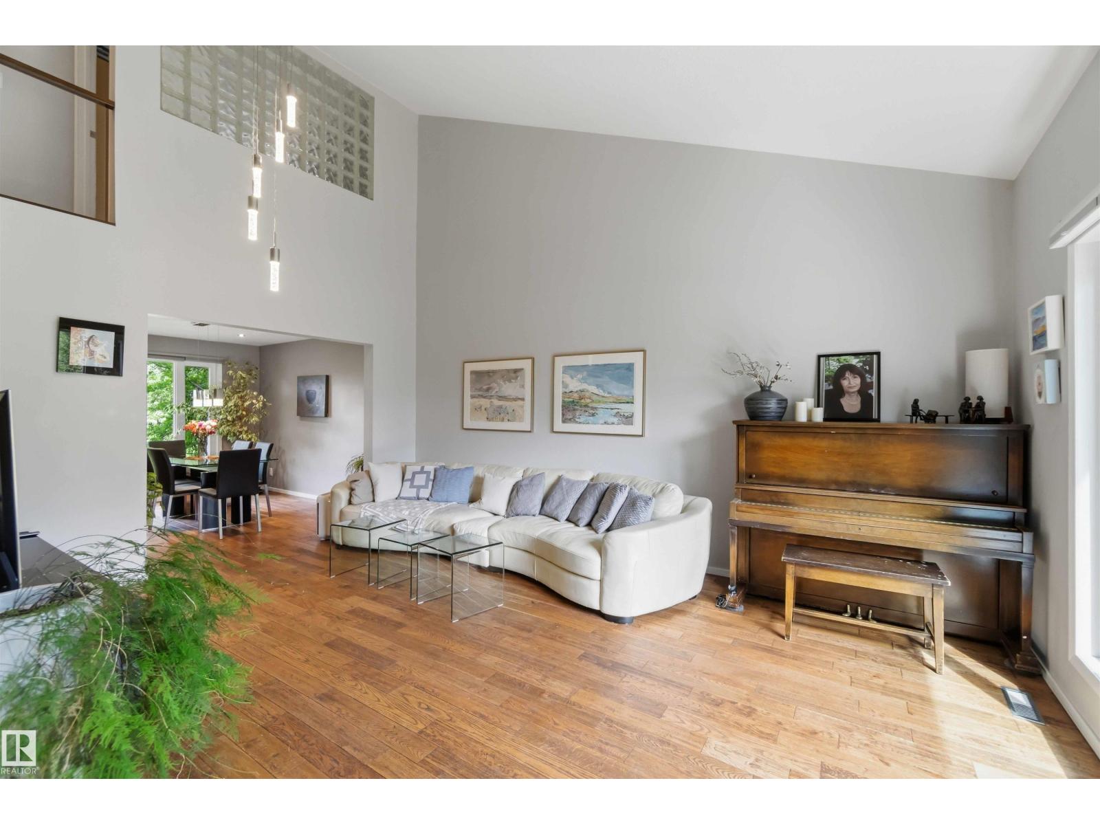 1832 104A ST NW - 12