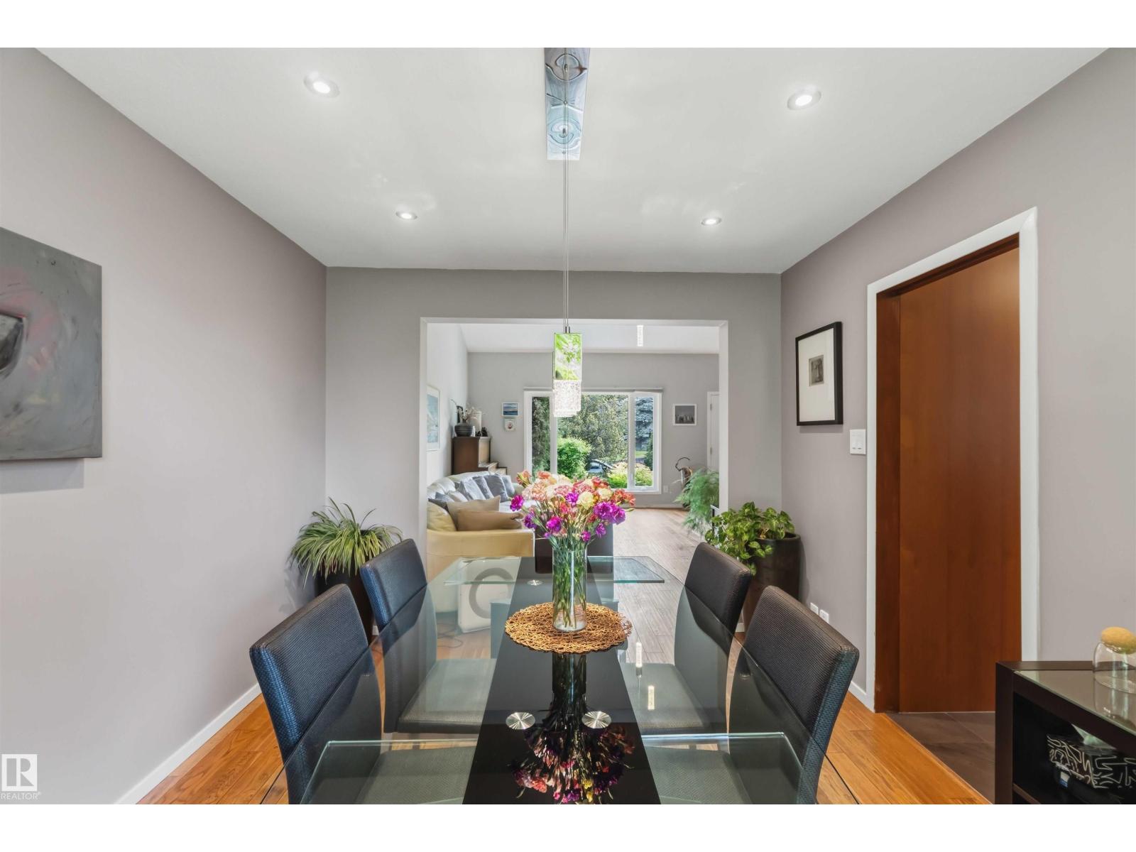 1832 104A ST NW - 14