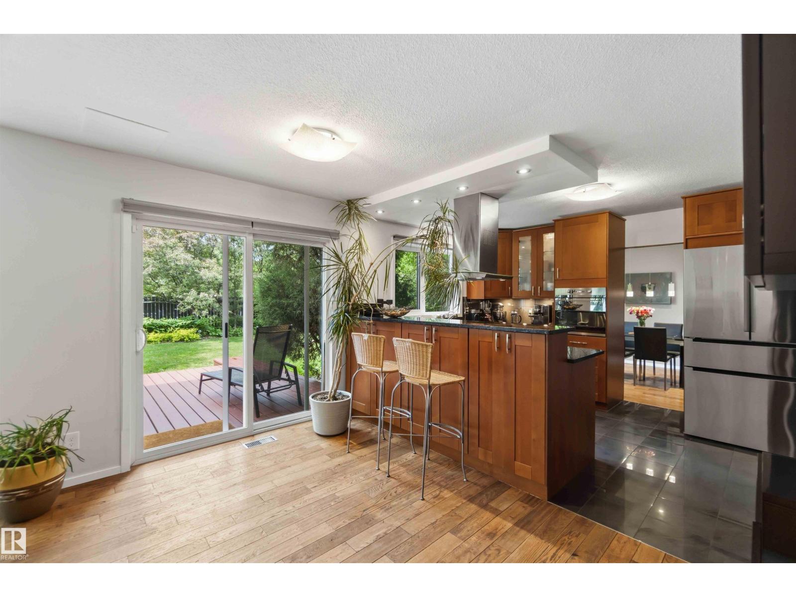 1832 104A ST NW - 19