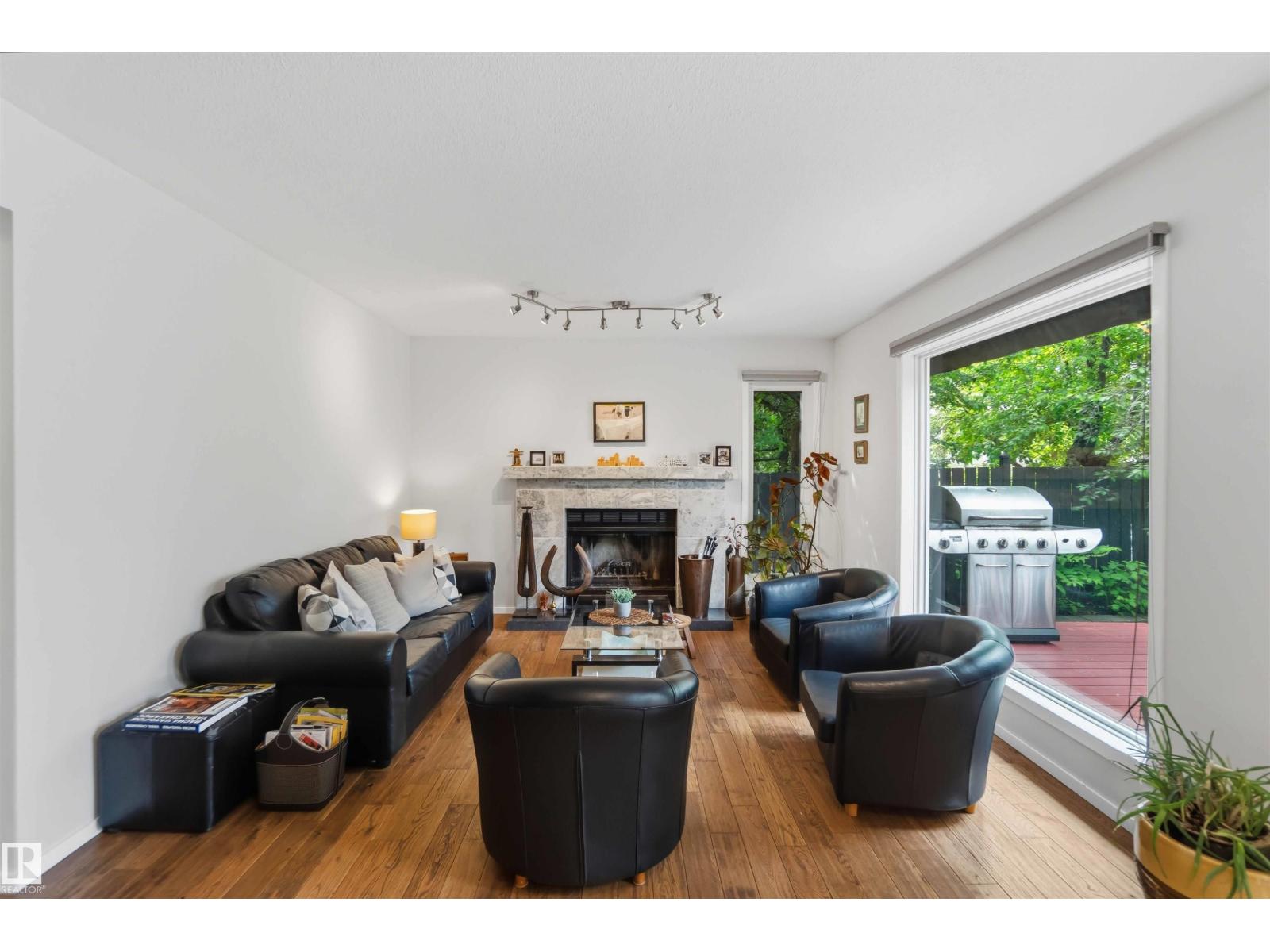 1832 104A ST NW - 22