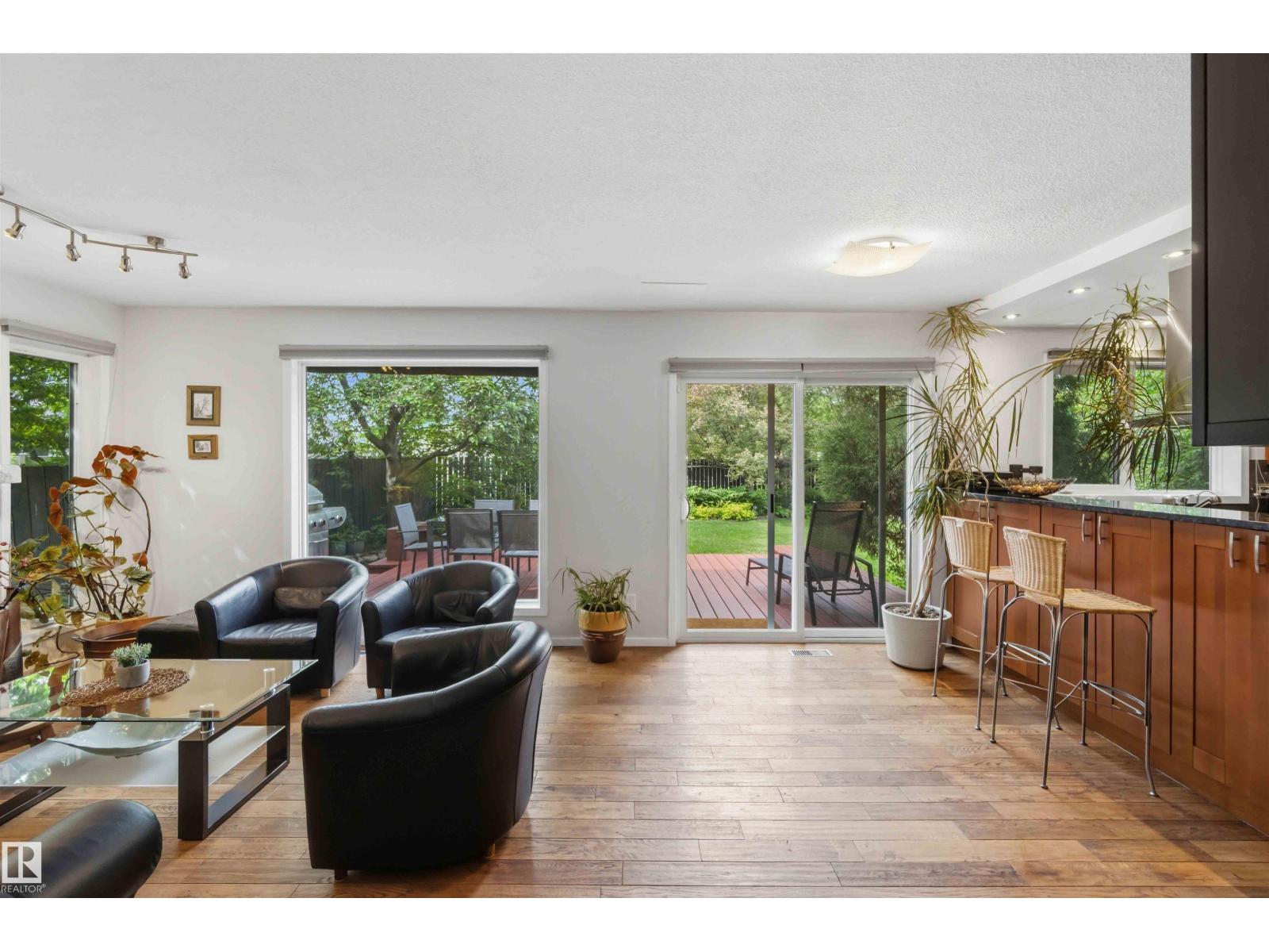 1832 104A ST NW - 24