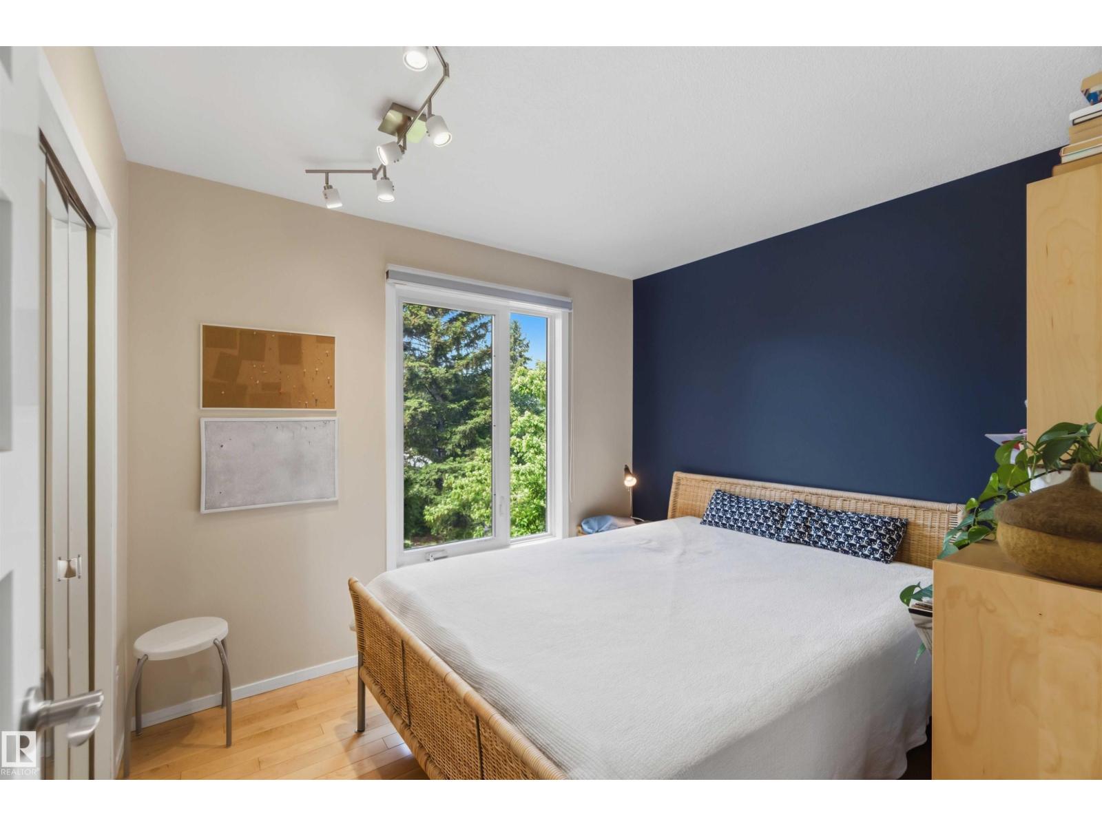 1832 104A ST NW - 28